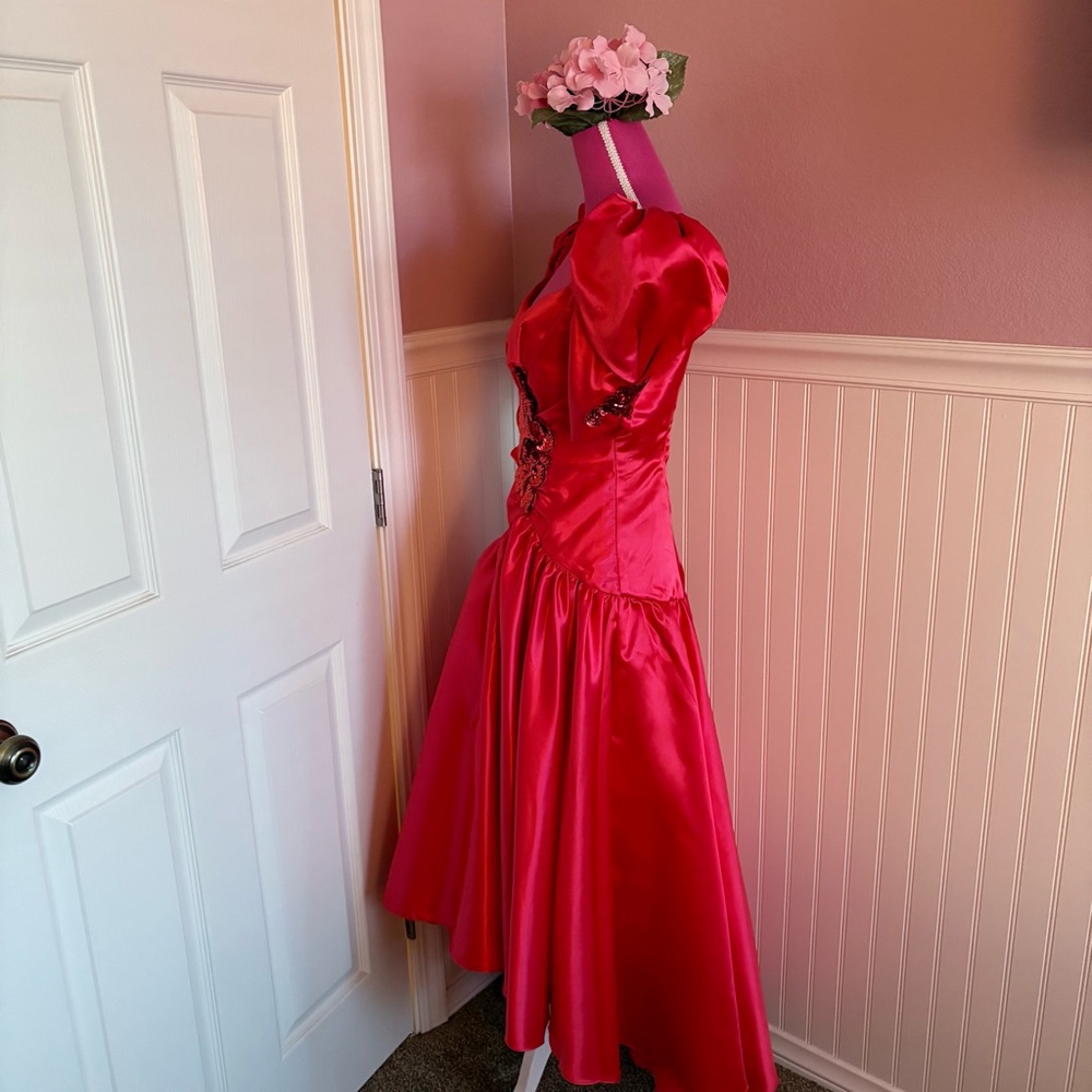 Vintage Unbranded Red Satin Special Occasion Gown size 7/8 with Sequins - Picture 5 of 10
